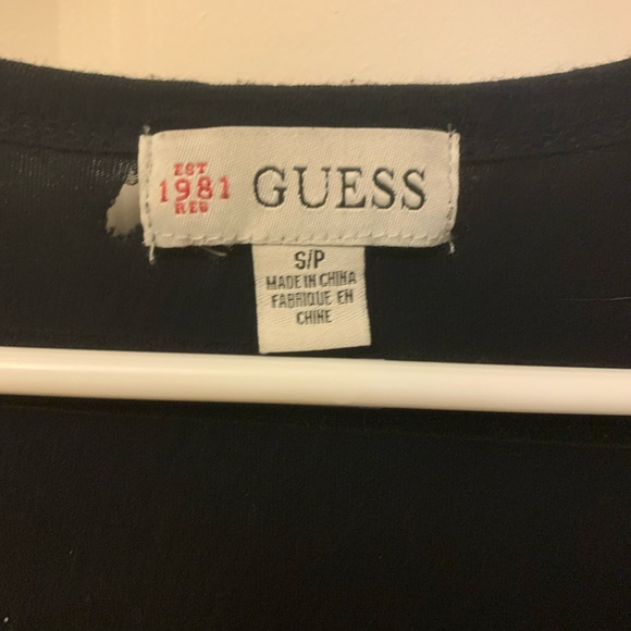Guess TShirt - Picture 2 of 4